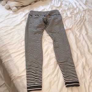 Lululemon black and white striped long yoga pants size 6